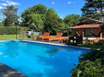 Casa de 3 ambientes, Moreno · Casa Quinta con Pileta en Moreno en Venta