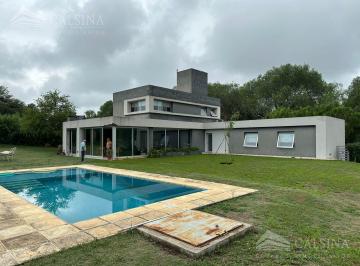 Casa · 350m² · 5 Ambientes · 2 Cocheras · Casa en Venta Cuatro Hojas Mendiolaza