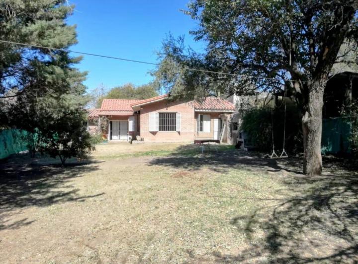 Casa · 194m² · 8 Ambientes · 1 Cochera