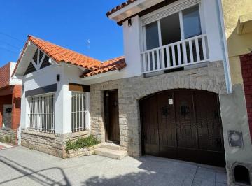 Casa · 150m² · 4 Ambientes · 1 Cochera · Chalet 4 Ambientes con Cochera - San Jose