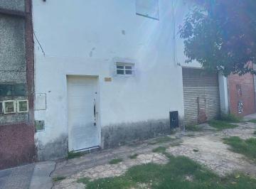 PH de 2 ambientes, La Matanza · PH en Planta en Planta y 1º Piso Al Frente Totalmente Independiente, Sin Expensas