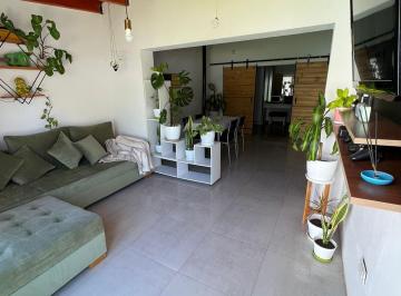 Casa · 75m² · 3 Ambientes · 2 Cocheras · Casa en Venta un Dormitorio Zona Rio Baigorria