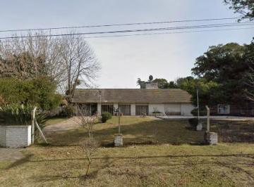 Casa · 150m² · 2 Ambientes · 1 Cochera · Casa en B. Las Margaritas