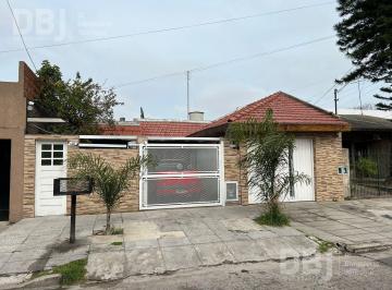 Casa · 130m² · 6 Ambientes · 2 Cocheras · Venta de Casa 6 Ambientes en La Tablada
