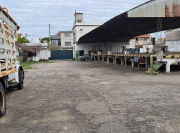 Bodega-Galpón · 826m² · Alquiler Deposito Rampa Camiones Galpon Ramos