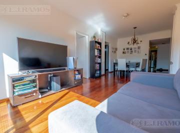 Departamento · 89m² · 3 Ambientes · Av Libertador y Esmeralda - Vista Panoramica - Luminoso Sexto Piso - 3 Ambientes con Baulera