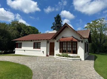 Casa · 153m² · 4 Ambientes · 4 Cocheras · Casa en Venta 4 Ambientes Country La Tradición