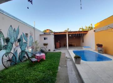 Casa · 120m² · 5 Ambientes · 1 Cochera · Se Vende Casa + Local + Depto. en Barrio America