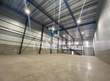 Bodega-Galpón · 900m² · Excelente Galpón con Oficinas en Parque Industrial a m de Panamericana!