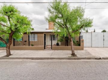 Casa · 226m² · 5 Ambientes · 4 Cocheras · Espectacular Vivienda Venta Parque Liceo 2
