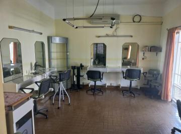 Local comercial · 34m² · Local Al Frente con Equipamiento Para Peluqueria
