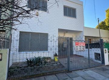 Casa de 7 ambientes Alquiler $ 1.200.000 · Excelente Zona! Patio con Asador! Hermoso Duplex 3 Dor!