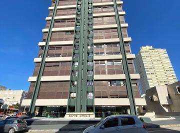 Departamento de 4 ambientes, Uruguay · Excelente Depto en Torre Amalfi