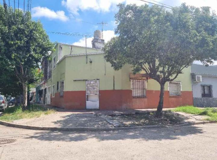 Casa · 405m² · 4 Ambientes · 1 Cochera