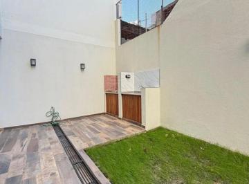 MDZ-MDZ-102_2 · 3 Ambientes Pb con Patio y Parrilla