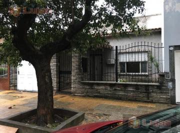 Casa · 127m² · 4 Ambientes · 1 Cochera · Venta Casa 4 Ambs Terreno Propio Corvalan Al 1400