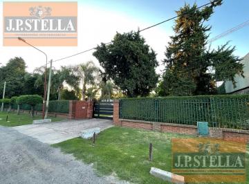 Casa · 355m² · 5 Ambientes · 3 Cocheras · Casa Quinta 5 Amb C/pileta 355 m² Cub en Lote 3.557 m² - Villa Luzuriaga