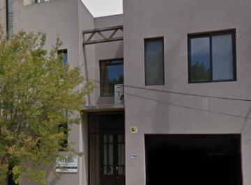 Casa · 130m² · 4 Ambientes · 1 Cochera · Amplia Casa | Apto Profesional | Oficina | Estudio - Pilar, Centro