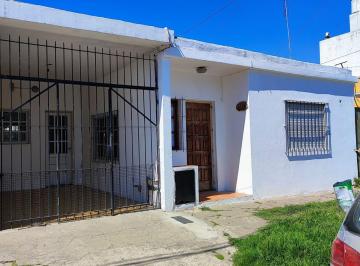 Casa · 31m² · 3 Ambientes · 1 Cochera · Venta Casa 3 Ambientes Jose Leon Suarez Gral. San Martin Oportunidad