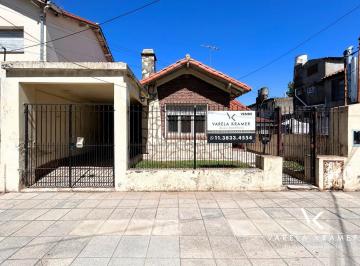 Terreno · 152m² · 5 Ambientes · 1 Cochera · Casa a Refaccionar en San Isidro