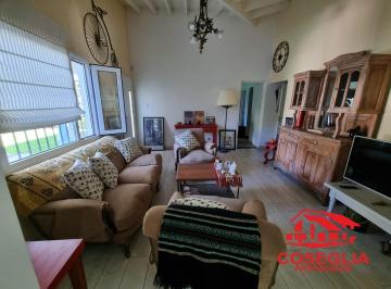 Casa · 146m² · 4 Ambientes · 2 Cocheras · Casa en Venta en Pilar, G. B. a. Zona Norte, Argentina