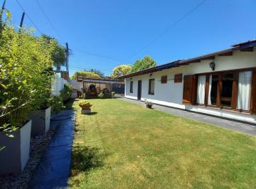 Casa · 160m² · 4 Ambientes · 2 Cocheras · Venta Chalet 4amb Parque Excelente Estado Malvinas y 3 de Febrero