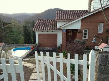 Casa · 314m² · 5 Ambientes · 2 Cocheras · Vargez Vende Chalet con Dependencia en Cabana, Unquillo.