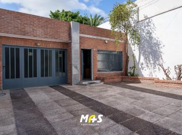 Casa de 7 ambientes, Villa Santa Rita · Casa en Alquiler 8.60 X 32 m Uso Comercial - Excelente Estado -