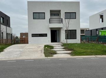 Casa · 180m² · 4 Ambientes · Casa en Alquiler en Araucarias, Puertos, Escobar