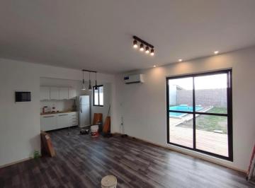 Casa · 90m² · 4 Ambientes · 2 Cocheras · Casa en Venta - 3 Dorm. 2 Baños - 342 m² - Cañuelas