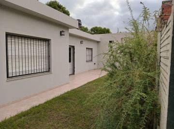 Casa · 40m² · 3 Ambientes · Alquiler en Ciudad de Perez Casa Interna de 1 Dormitorio. Excelente Estado.