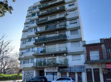 Departamento de 3 ambientes, Quilmes · Depto 3 Ambientes con Balcon (Frente a Estacion de Quilmes)