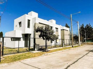 Casa · 100m² · 2 Ambientes · 2 Cocheras · Duplex - Dos Dorm. - Barrio Residencial San José