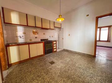Departamento · 68m² · 2 Dormitorios · Casa PH 3 Amb. en Planta Baja - Av J. P. Ramos y San Salvador