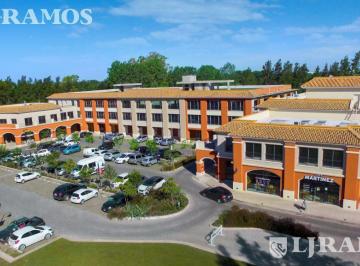 Local comercial · 1055m² · Local - Pueblo Camaño
