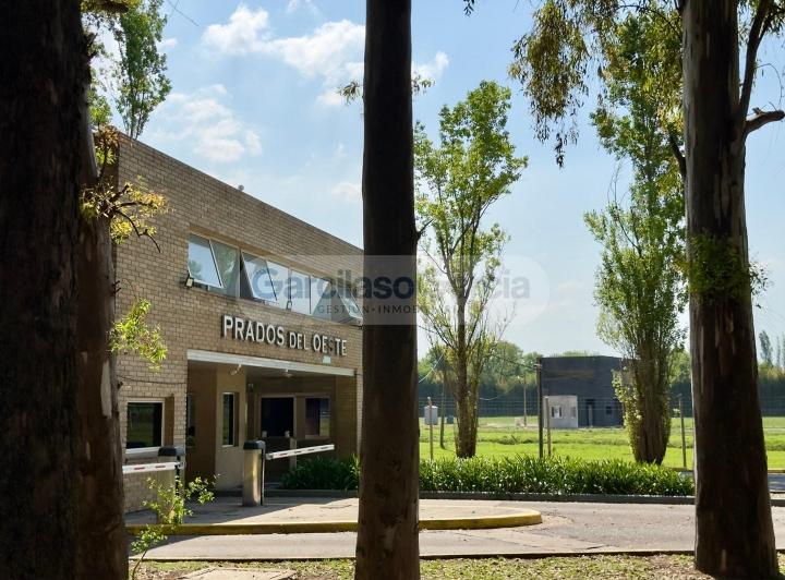 Terreno · 814m²