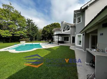 Casa · 400m² · 5 Ambientes · 1 Cochera · Casa en Alquiler en Country San Diego Moreno