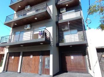 Departamento · 45m² · 2 Ambientes · Excelente Dpto 2 Ambientes 3 Piso Frente Muy Lindo Opcional Cocheras