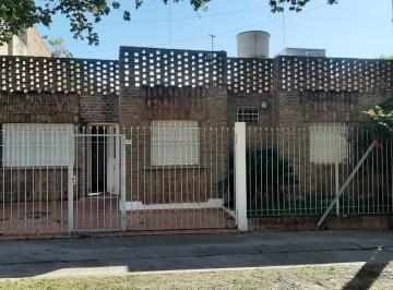 Casa de 5 ambientes, Córdoba · En Venta Casa de Dos Dorm. - Frente a Plaza en Bo: Observatorio