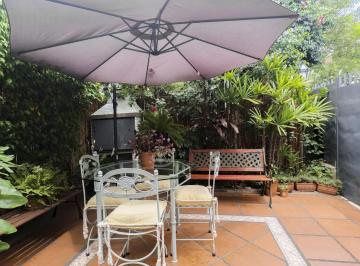 Casa · 144m² · 4 Ambientes · 2 Cocheras · Duplex de 4 Amb en Venta