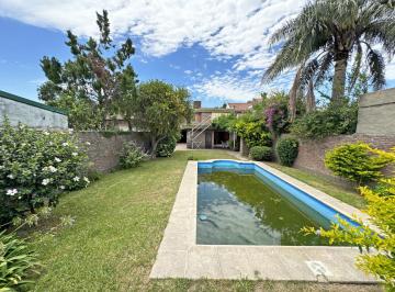 Casa · 276m² · 4 Dormitorios · 4 Cocheras · Casa en Puerto San Martin