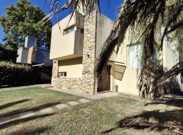 Casa · 160m² · 6 Ambientes · 1 Cochera · Casa 3 Dorm - "El Cielo" Barrio Cerrado - Roldan.