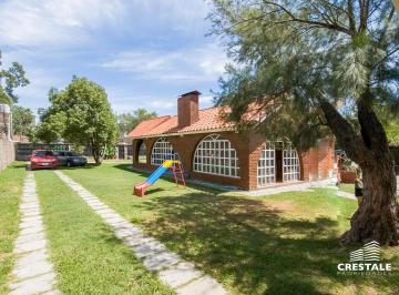 Casa · 235m² · 6 Ambientes · 2 Cocheras · Venta / Permuta - Casa 3 Dorm. en Lote 1100 m² - Fisherton, Rosario