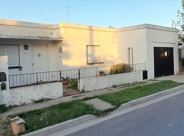 Casa · 117m² · 3 Dormitorios · 1 Cochera · Casa en San Andres de Giles / Saavedra Entre Lavalle y Av Espana