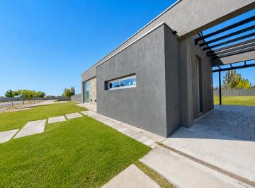 Casa de 3 ambientes, Maipú · Casa Apta Credito en Venta - B° Alba de Tanqay - 2 Habitaciones - 2 Baños - Cochera
