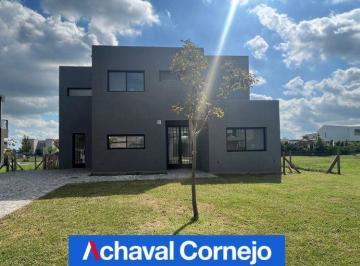 Casa · 200m² · 4 Ambientes · Venta de Casa en El Barrio Ceibos, Puertos (3 Dorm. (1 en Suite), Escritorio y Jardin)