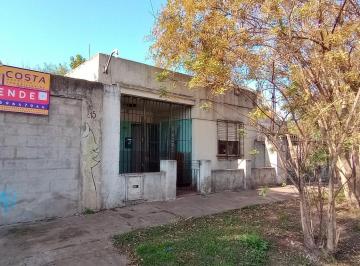 Casa de 3 ambientes, Almirante Brown · Jose Ingenieros200 E. Echeverria Casa3amb Fondolibre 200 M²! Permuta Financ Prop