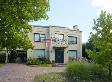 Casa de 7 ambientes, Escobar · Apto Credito, Casa en Barrio Cerado Septiembre, Escobar. 4 Dorm..