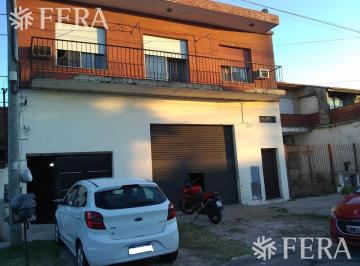 Casa · 195m² · 7 Ambientes · Venta de Local con Departamentos 4 Ambientes en Villa Dominico