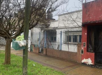 Casa · 80m² · 4 Ambientes · 1 Cochera · Casa en Lomas de Zamora Oeste